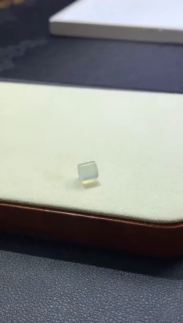 定制翡翠未镶嵌卡6.8