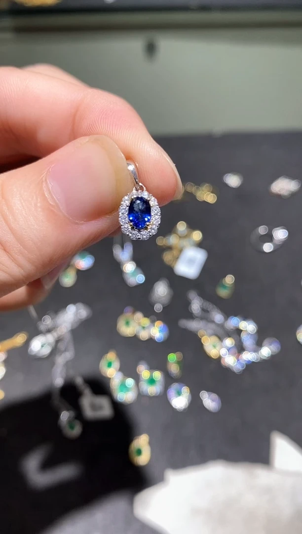 颈饰蓝宝石银S925镶嵌吊坠