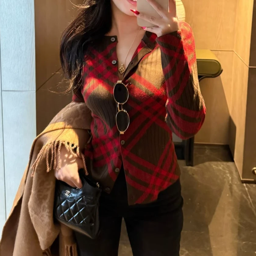 法式复古长袖格纹针织开衫女冬季新款外穿设计感小众独特别致毛衣