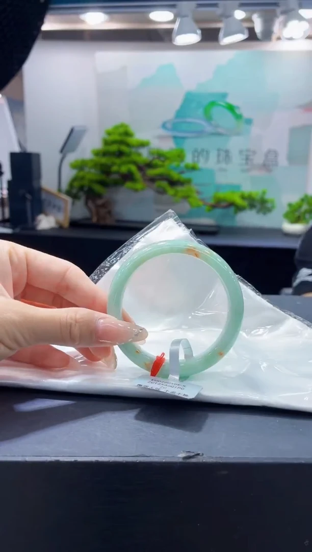 未镶嵌手镯翡翠3