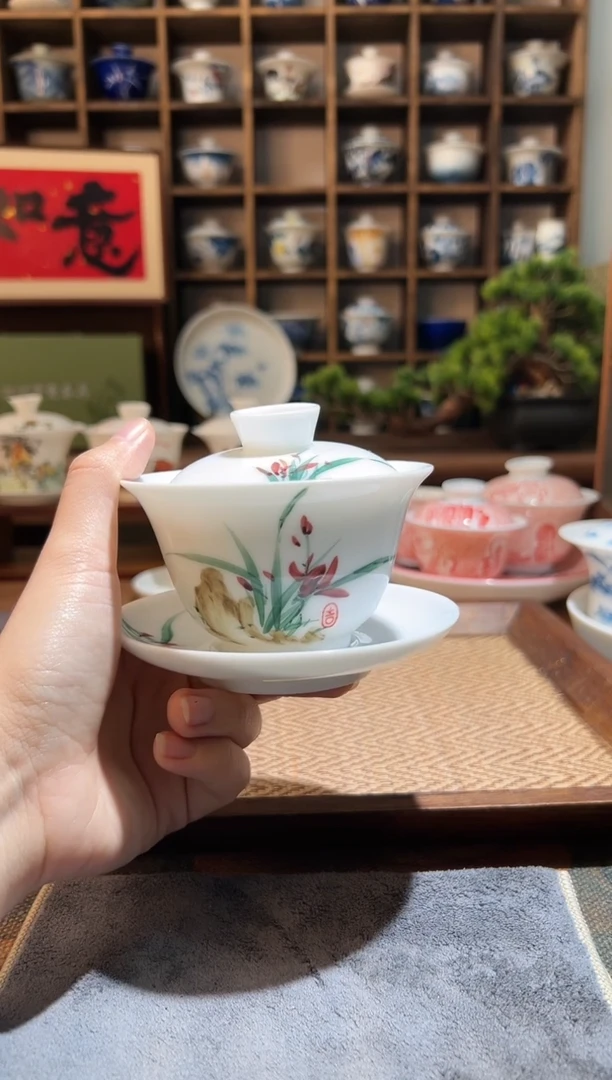 【闪购商品】五彩手绘兰花三才盖碗