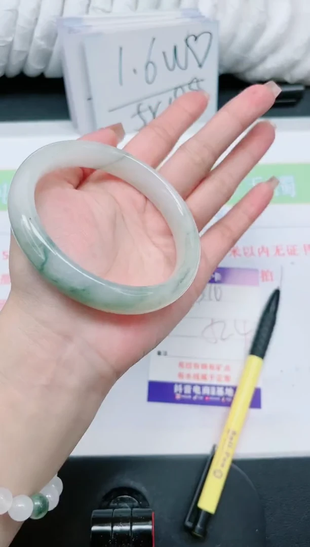 【闪购商品】石英质玉手镯未镶嵌310