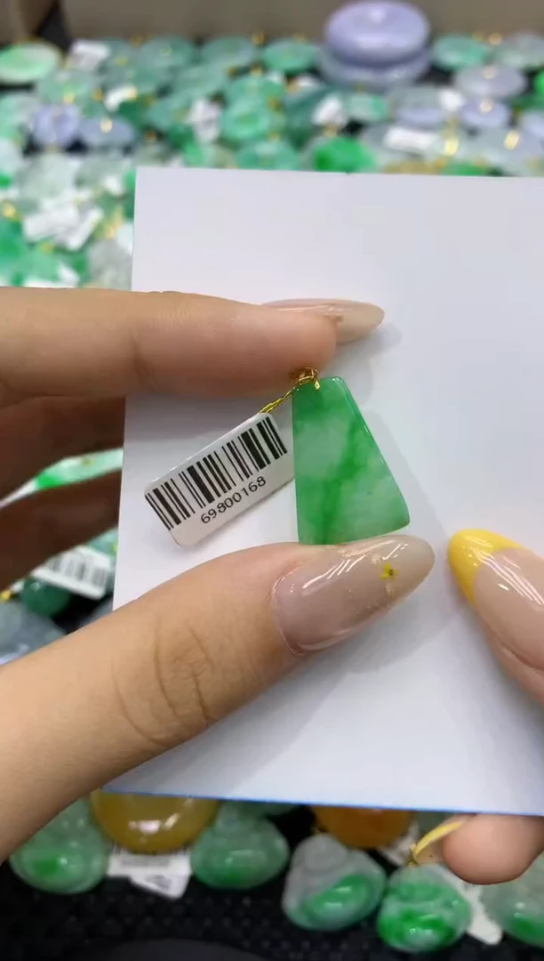 颈饰未镶嵌翡翠天然缅甸翡翠A货