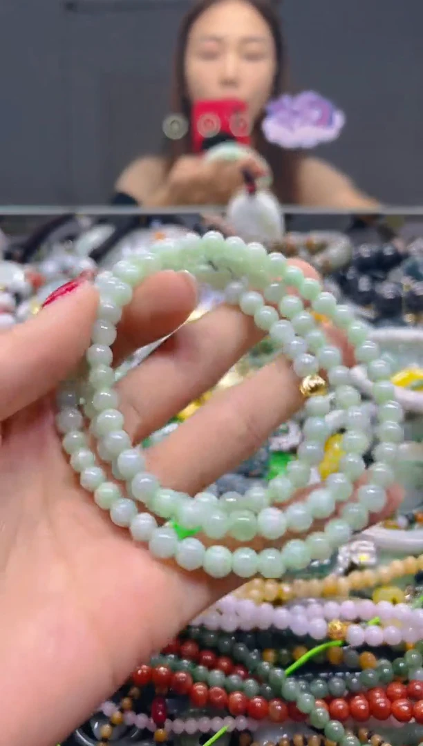颈饰未镶嵌翡翠5MM/D/翡翠A货，一件也是批发价