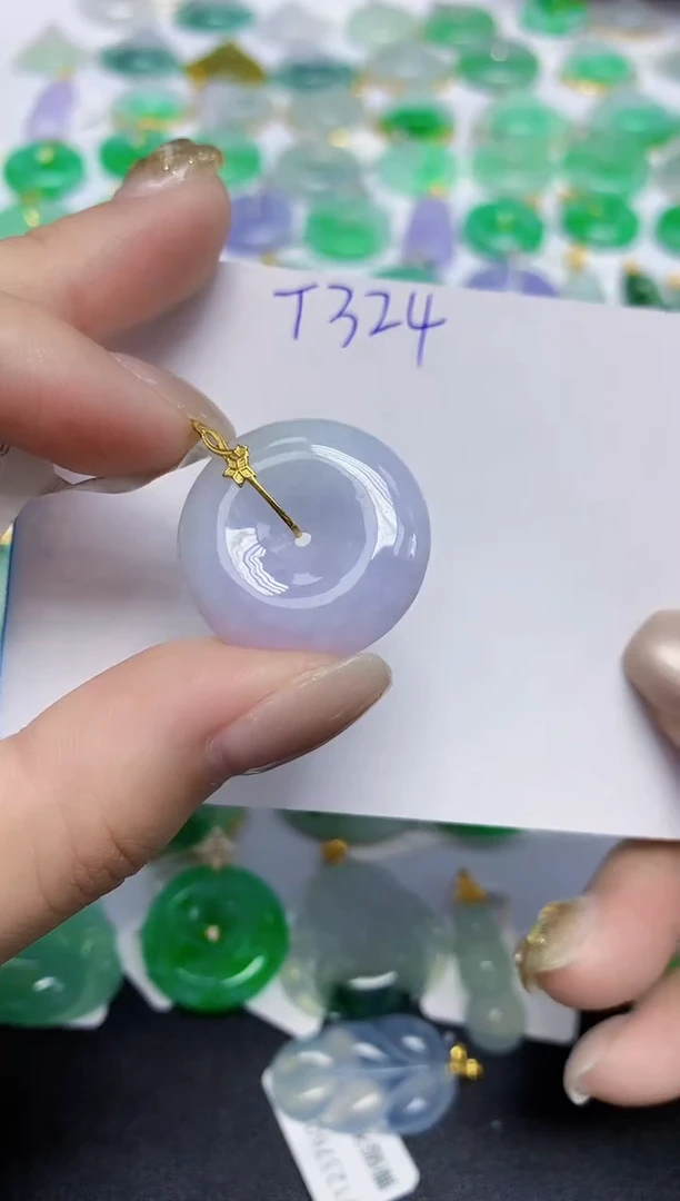 颈饰18K金镶嵌翡翠天然缅甸翡翠A货翡翠百元以上9元证书费自理