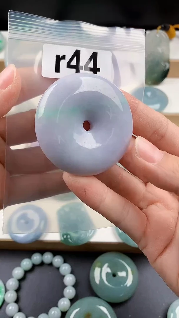 颈饰未镶嵌翡翠天然翡翠吊坠挂件