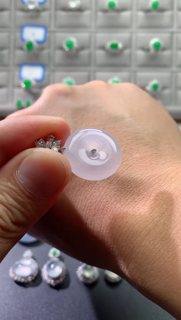 颈饰18K金镶嵌翡翠18K翡翠