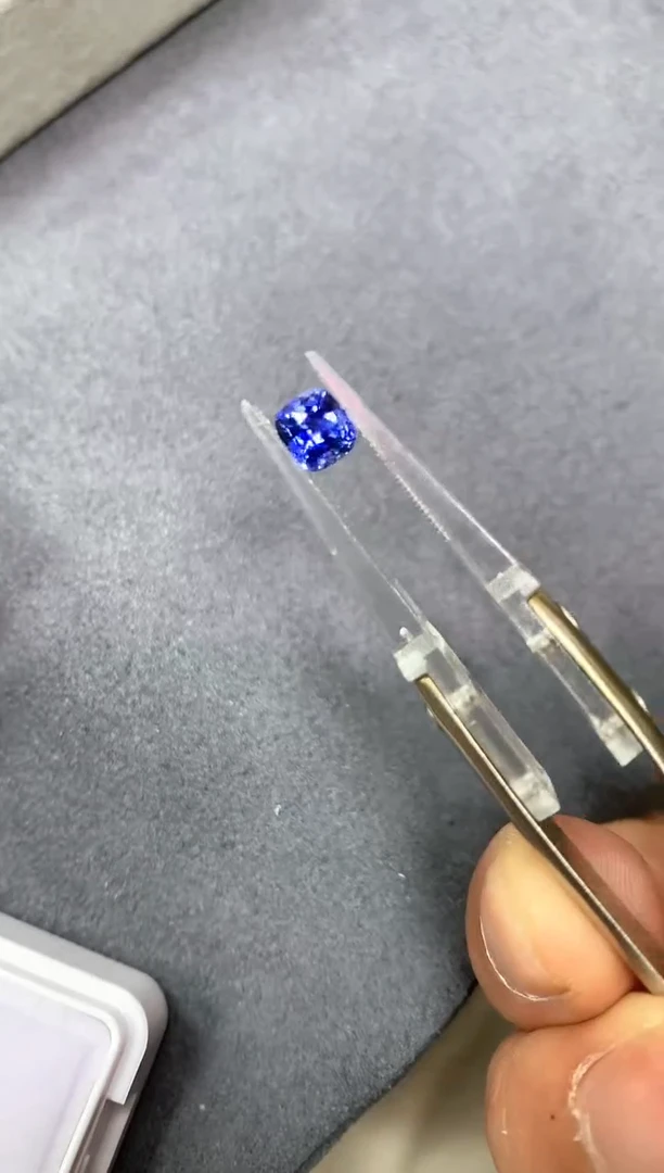 裸石蓝宝石1.06ct CGTL10434