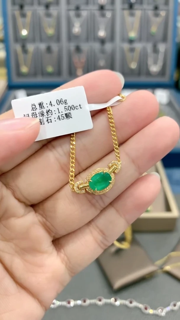 18K金镶嵌锁骨链祖母绿1.5克拉