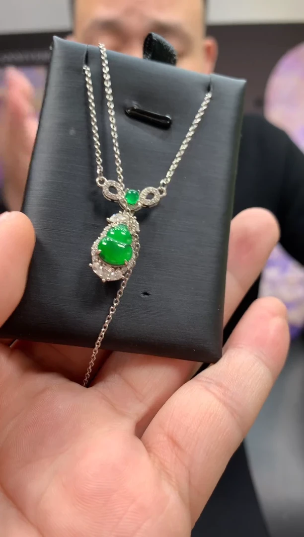 颈饰未镶嵌翡翠翡翠A货葫芦