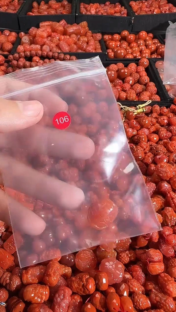 颈饰未镶嵌南红玛瑙1