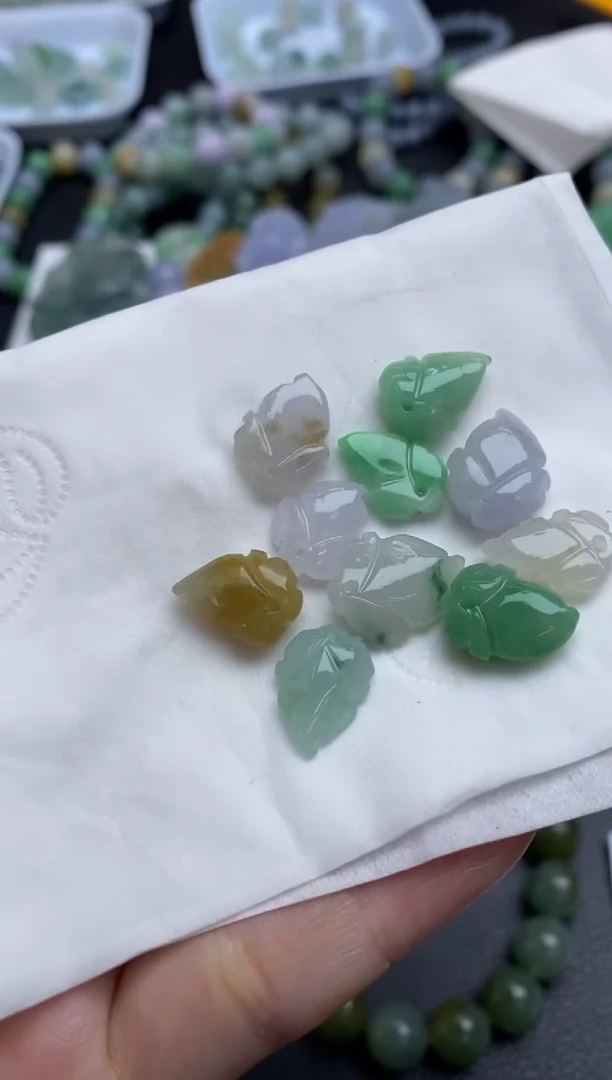未镶嵌定制翡翠翡翠毛货~