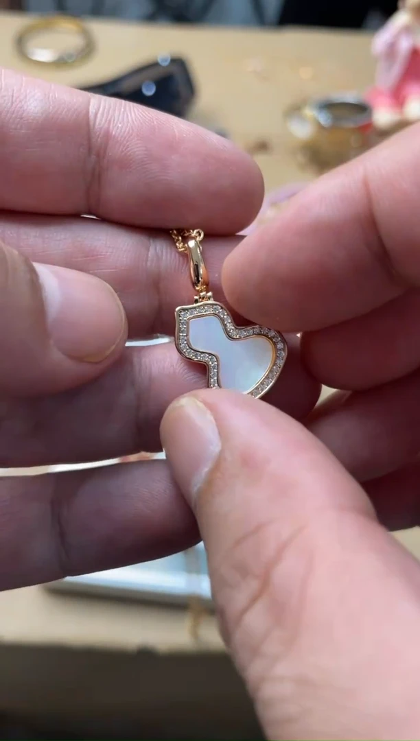 瓷片嘉荣当康大姐fu的总铺