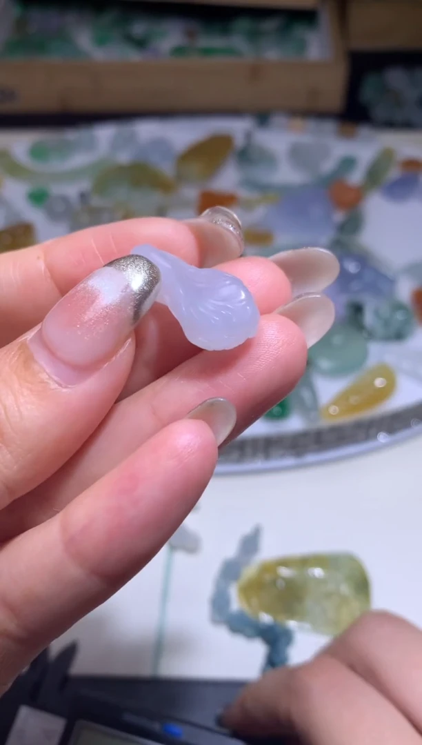 未镶嵌定制翡翠毛货