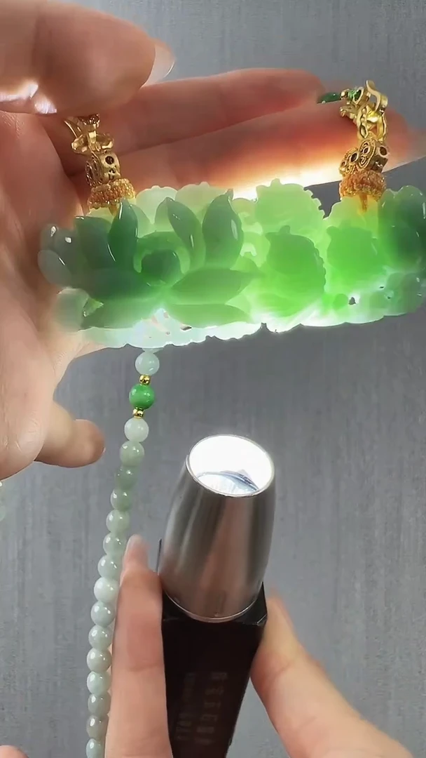 颈饰未镶嵌翡翠荷花鱼