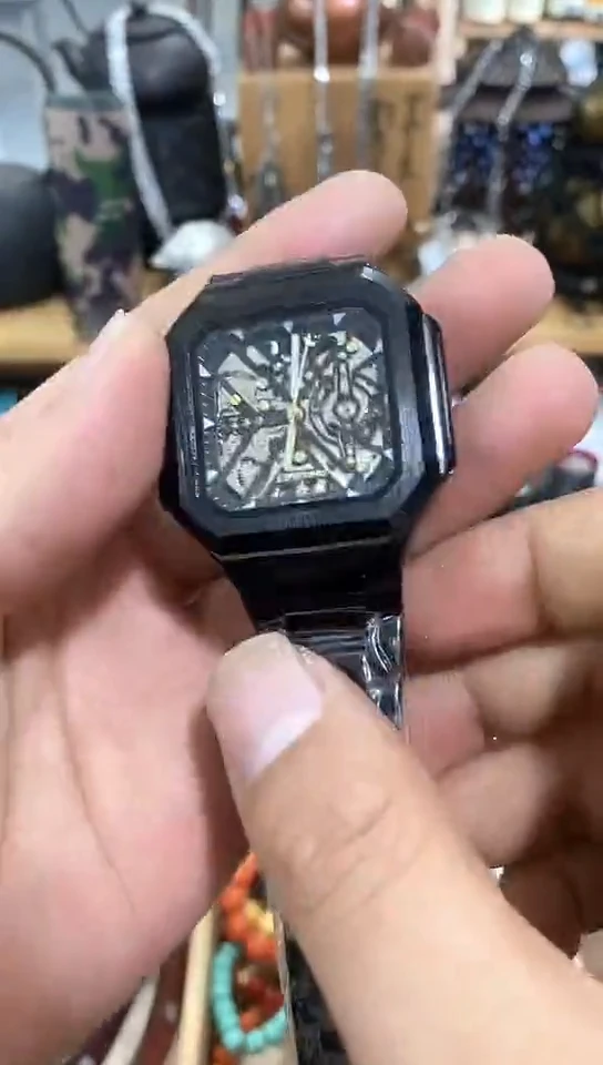 瓷片闪购商品  如图所示