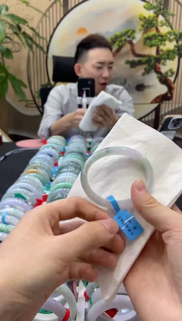 未镶嵌手镯翡翠61