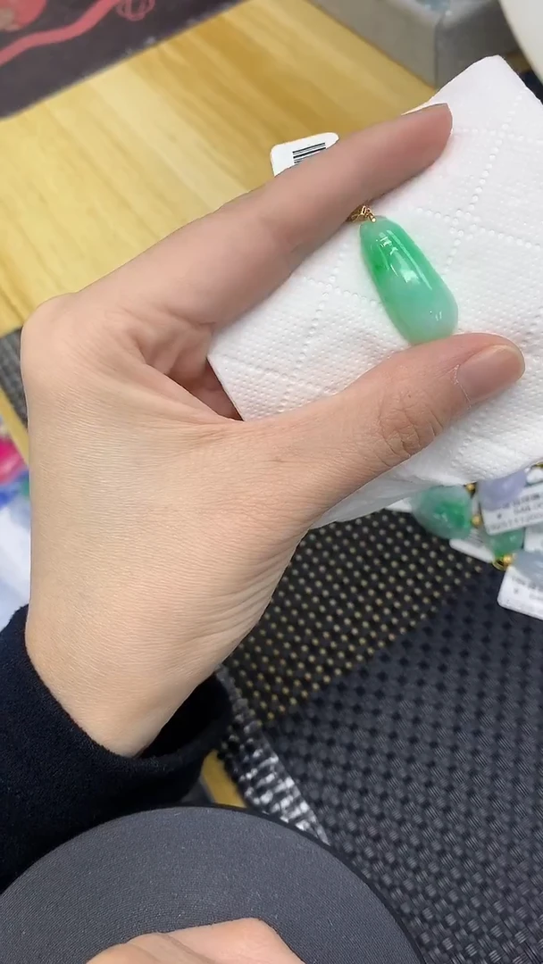 颈饰18K金镶嵌翡翠11111111