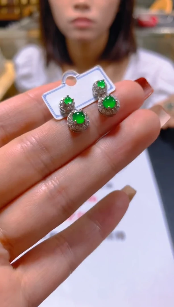 未镶嵌翡翠耳饰多样性发一