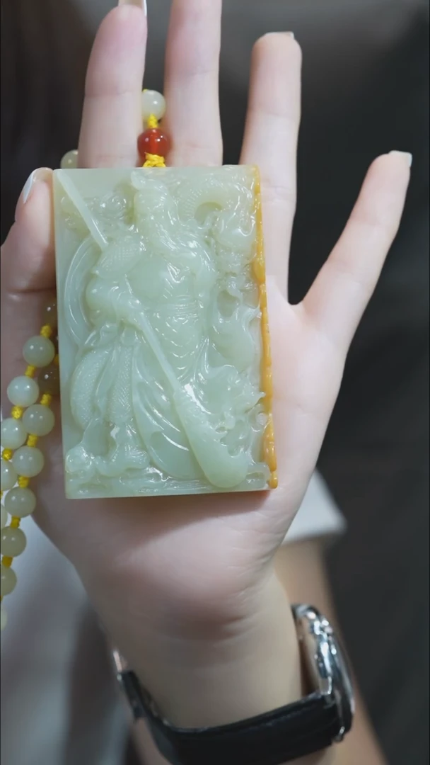 和田玉未镶嵌颈饰关公