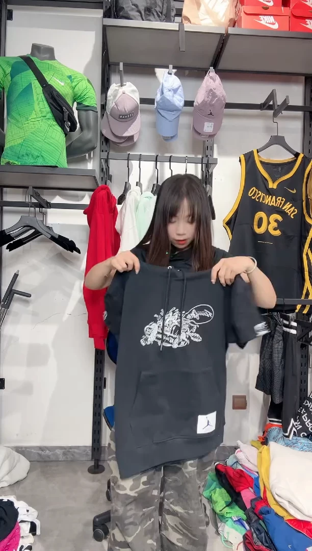 1679  编码 瑕疵款直播间过款为准 尺码M