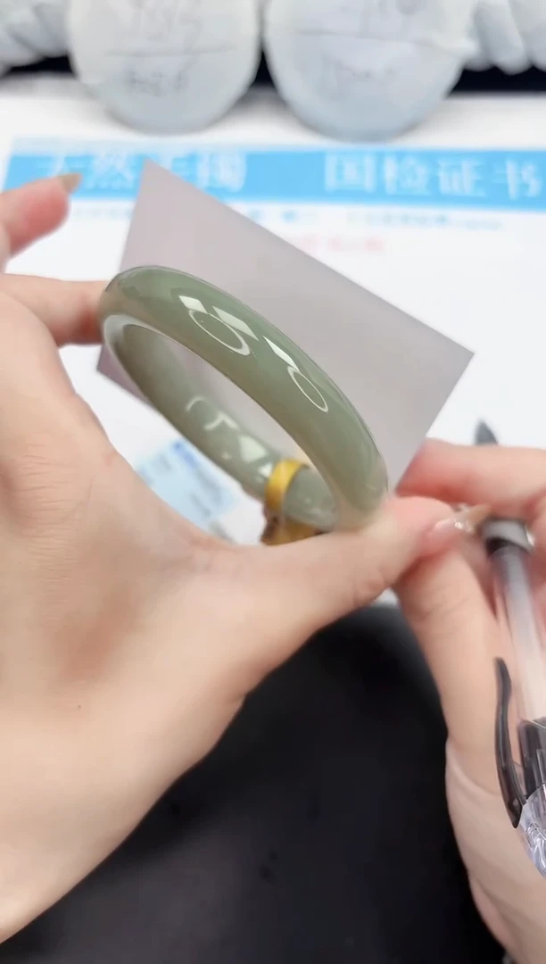 和田玉手镯未镶嵌187-58.4QS4