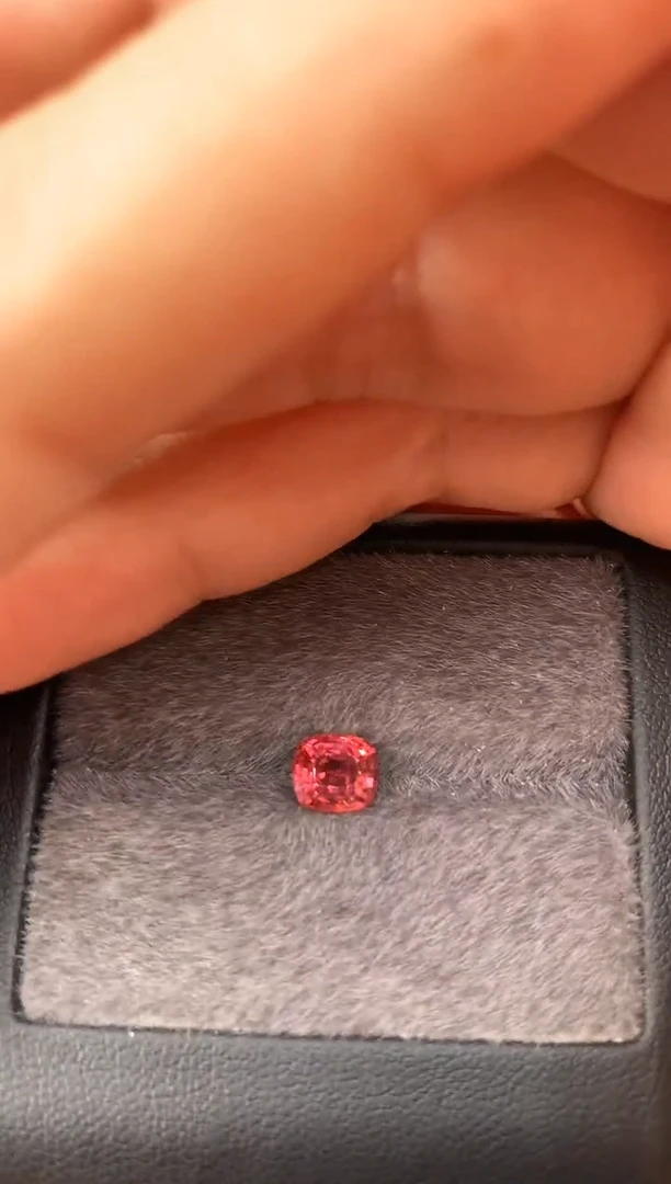 未镶嵌裸石定制尖晶石枕型 蔷薇色调 1.38ct