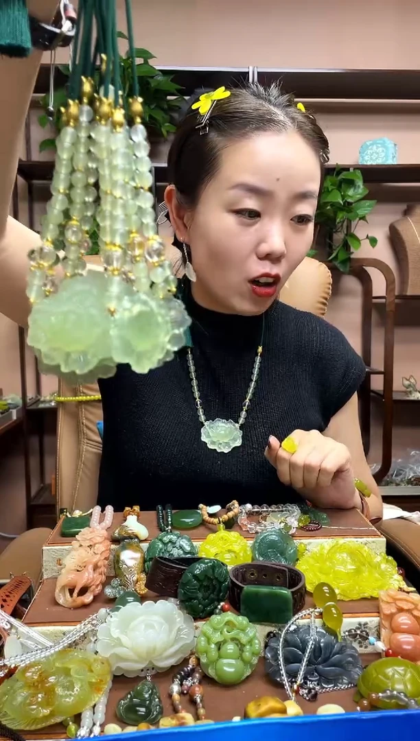 未镶嵌岫玉吊坠多样性发货发其中之一