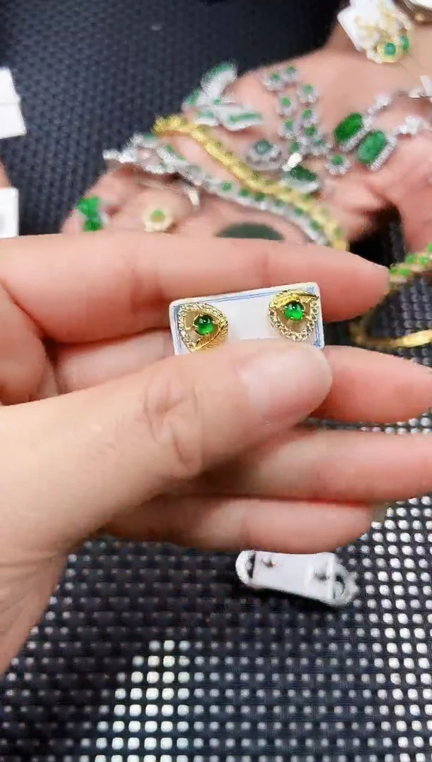 【闪购商品】翡翠耳饰未镶嵌11111111