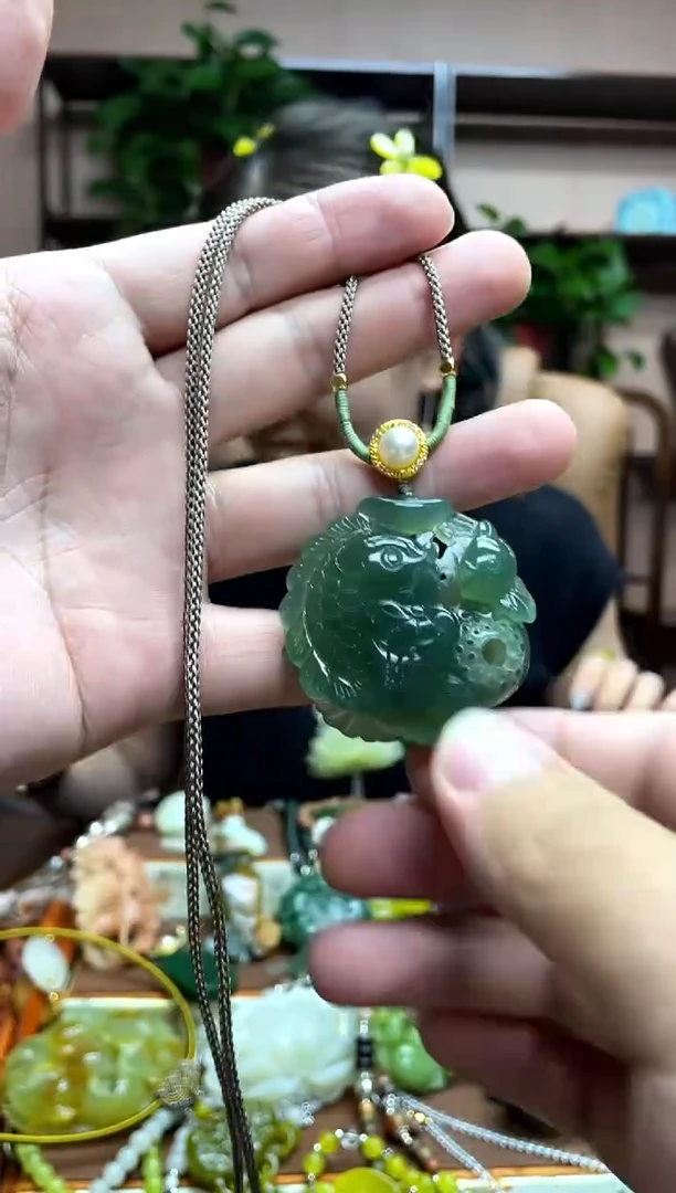 未镶嵌岫玉吊坠·