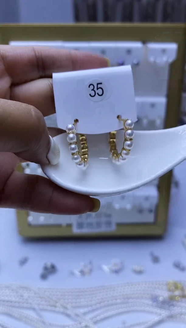 银S925镶嵌耳饰淡水珍珠35