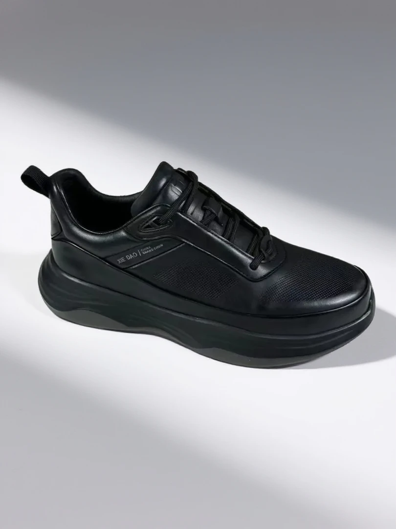 春秋男士低帮休闲皮鞋时尚超轻底牛皮鞋高档真皮休闲鞋