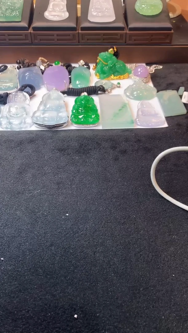 未镶嵌定制翡翠烟**~  S毛货不退不换