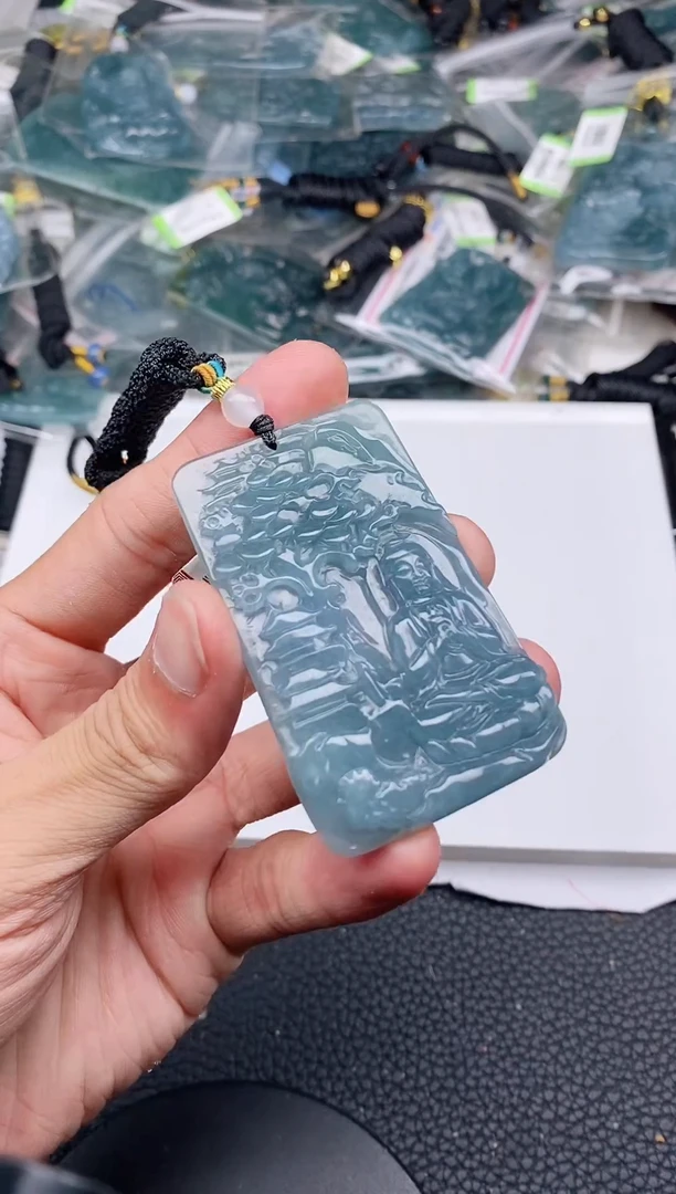 颈饰未镶嵌翡翠