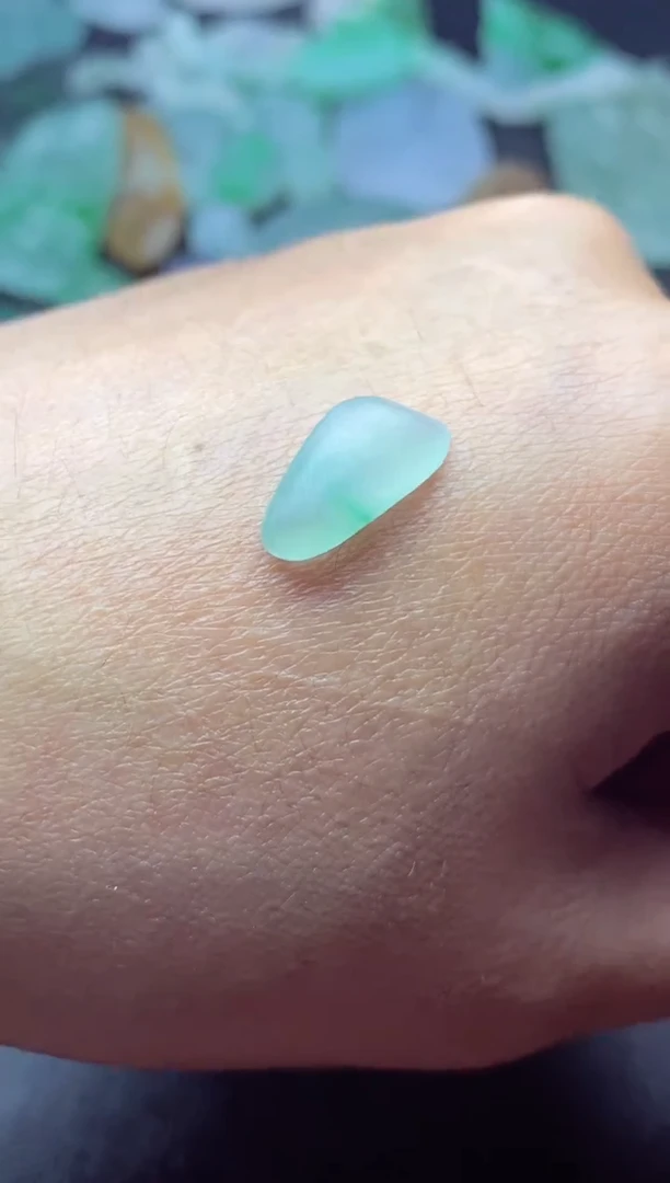 定制翡翠未镶嵌翡翠