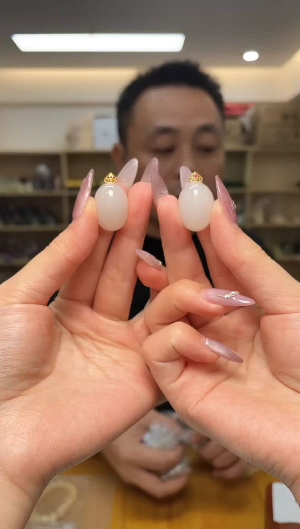 和田玉18K金镶嵌吊坠(不含链)（多样性单个发货）