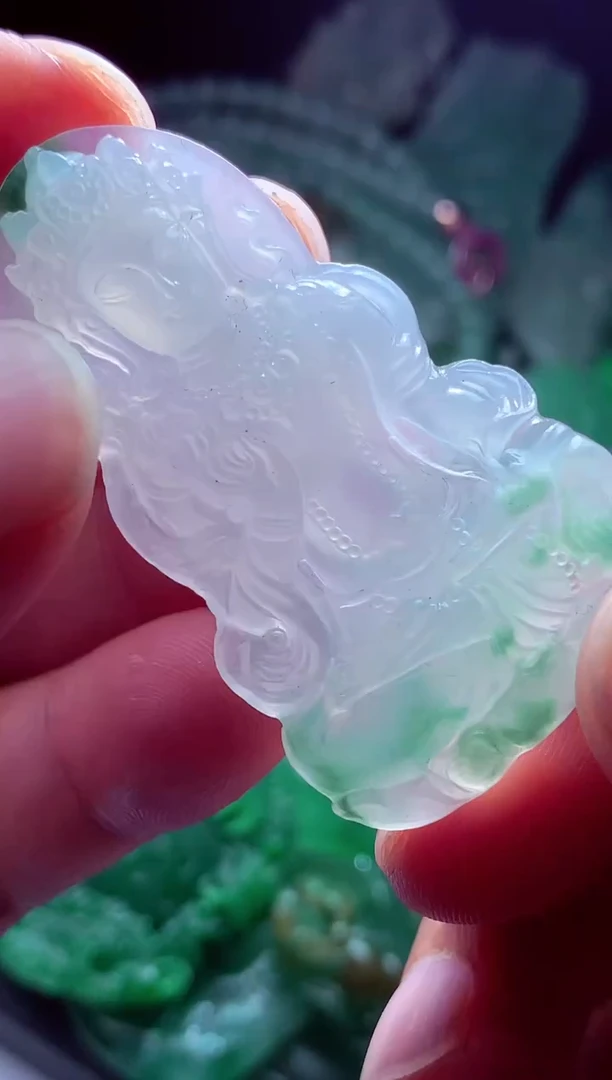 未镶嵌定制翡翠八****?翡翠毛货定制