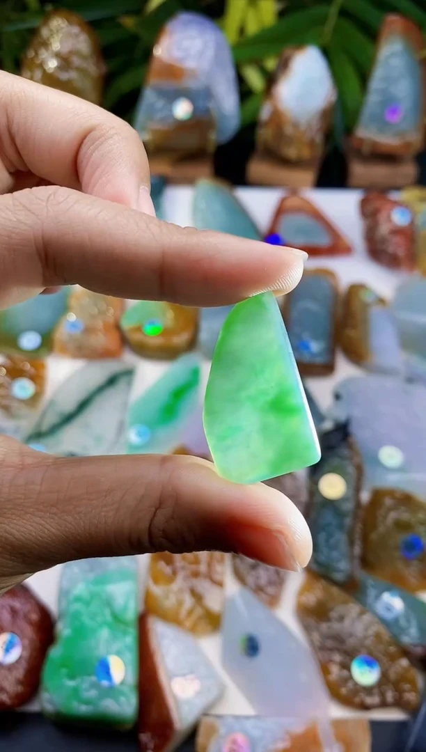 未镶嵌定制翡翠翡翠