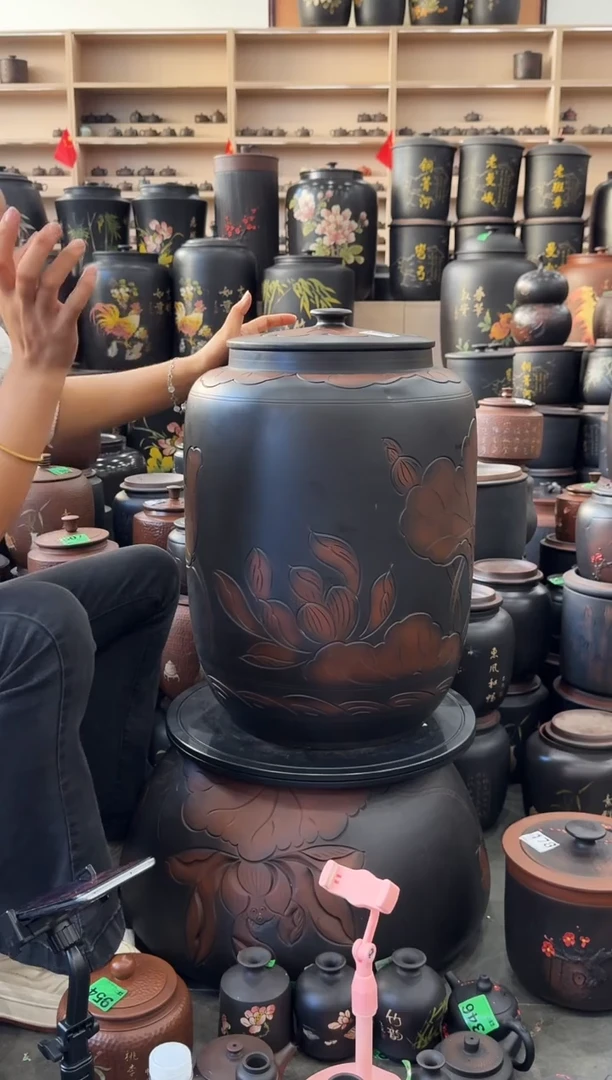 罐瑕疵 线雕荷花三号茶缸高52cm  韩  355