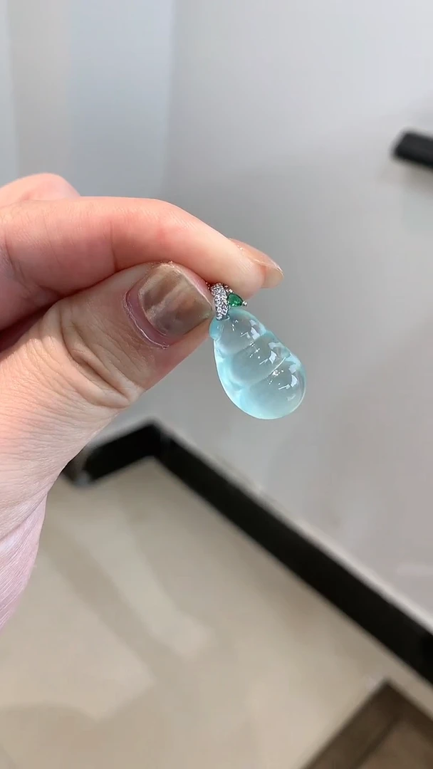 未镶嵌蛇纹石玉吊坠(不含链)四季豆