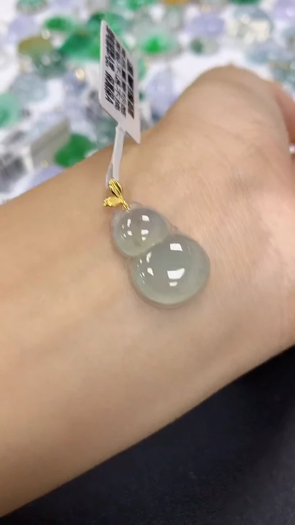 颈饰18K金镶嵌翡翠a货假一赔三支持复检百元上9元证书费自理