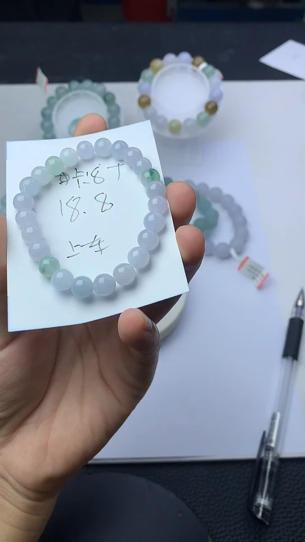 翡翠未镶嵌颈饰珠子