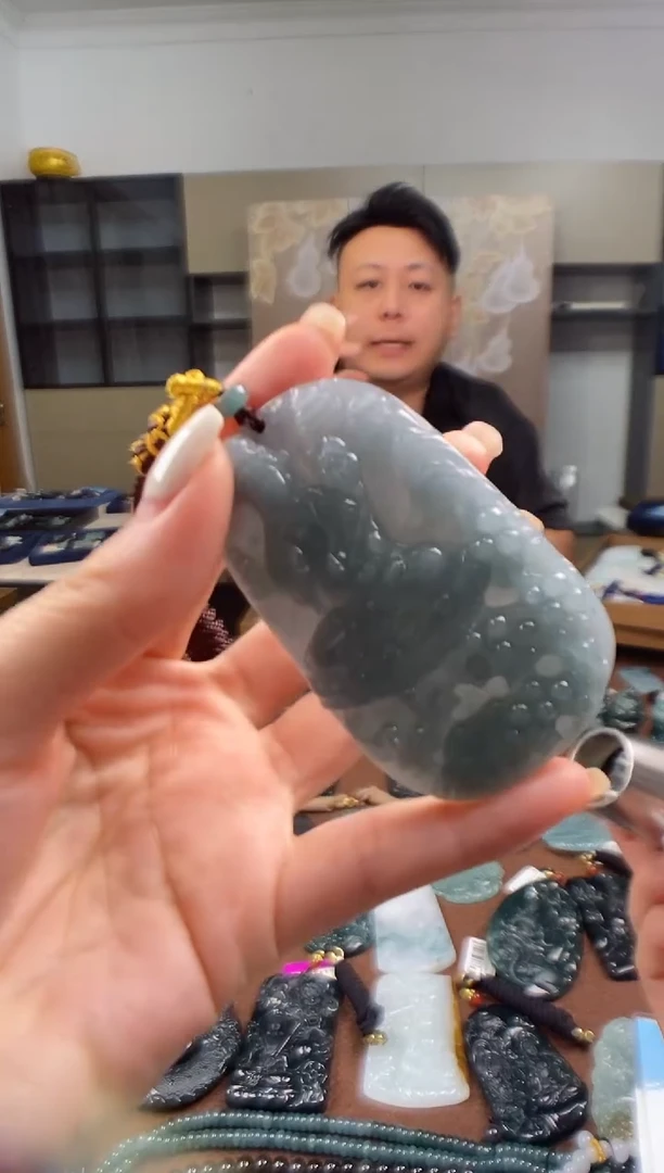 颈饰未镶嵌翡翠 多样性发其一