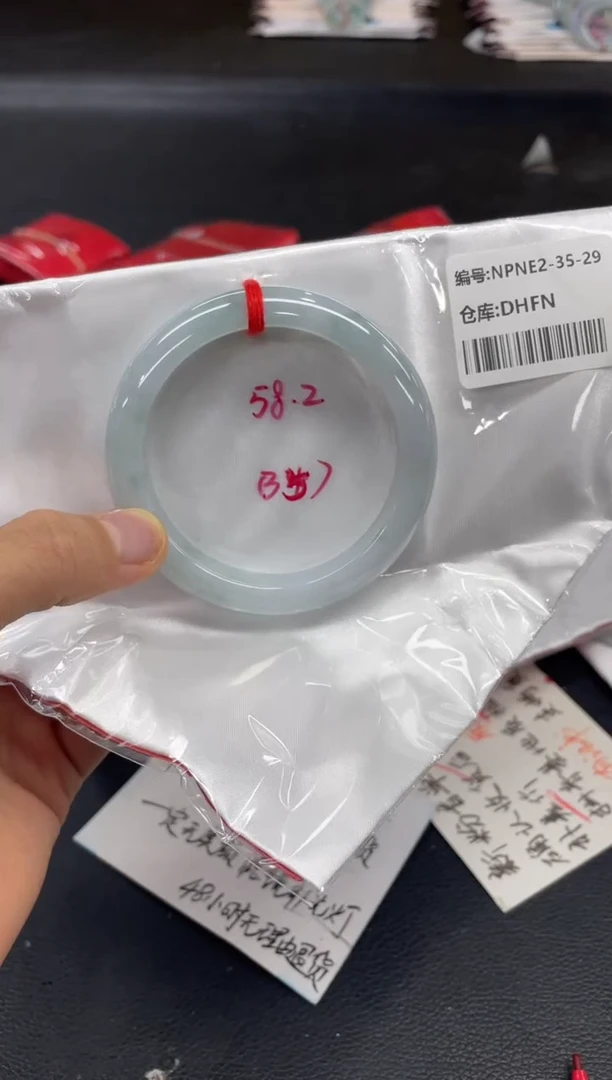 未镶嵌手镯翡翠翡翠手镯