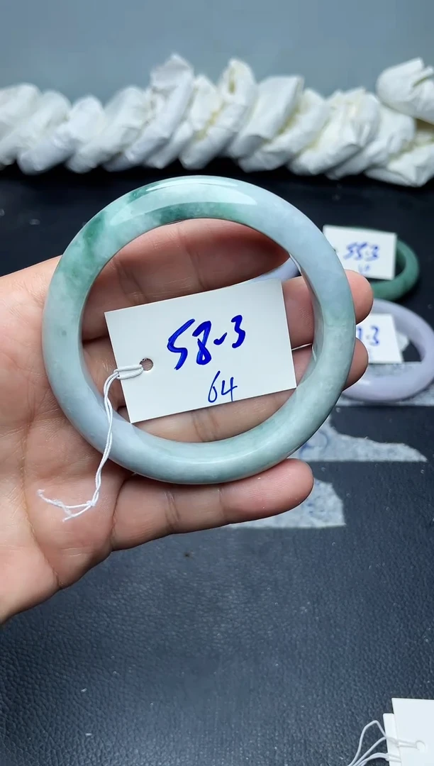 未镶嵌手镯翡翠64