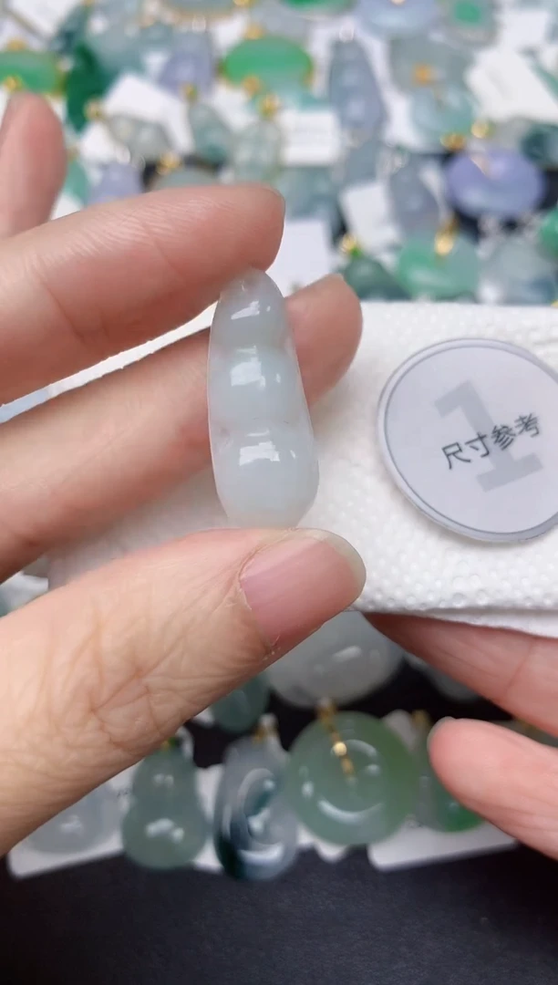 颈饰未镶嵌翡翠天然缅甸A货翡翠