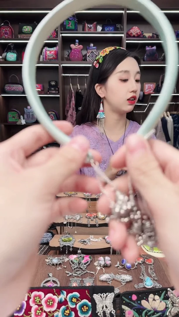 织绣A39蒙阿苏苗绣传承旗舰店