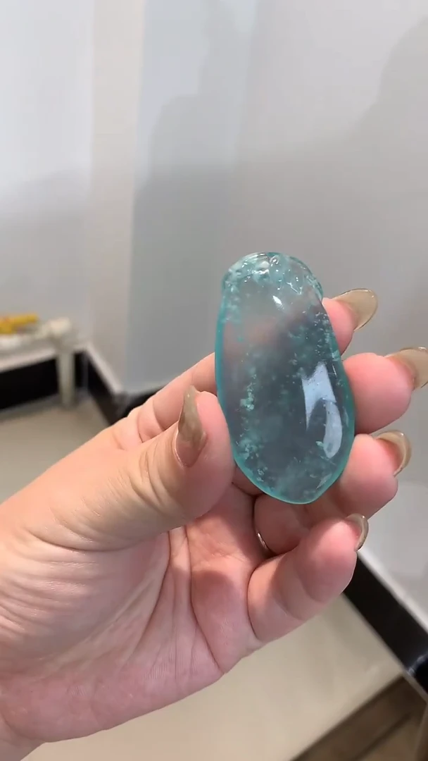 未镶嵌蛇纹石玉颈饰吊坠