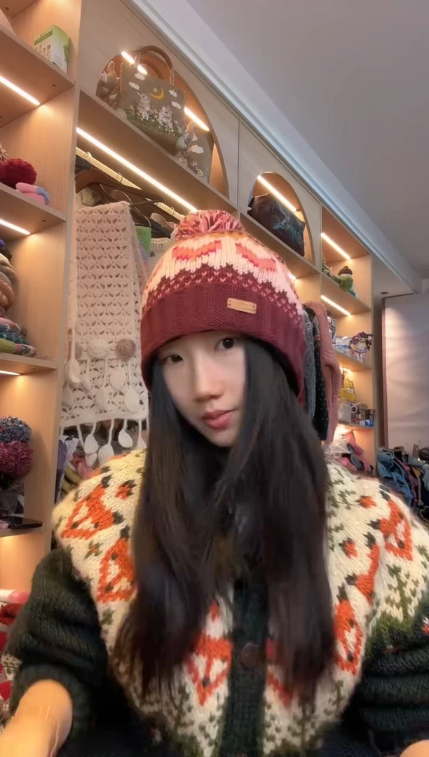 羊毛美利奴玫紫色狐狸翻边单球