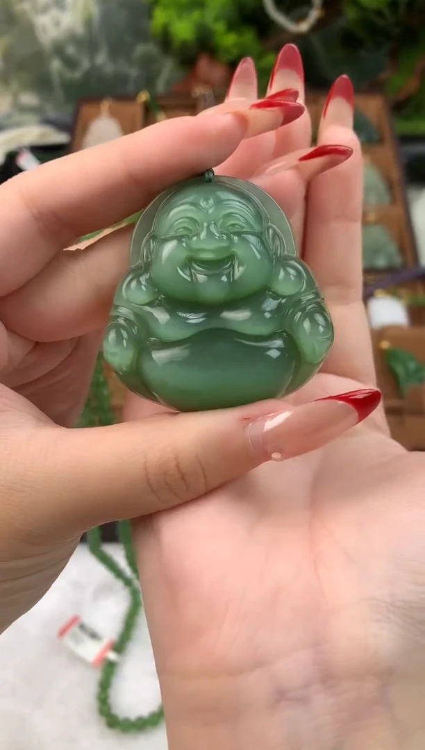 颈饰未镶嵌和田玉吊坠